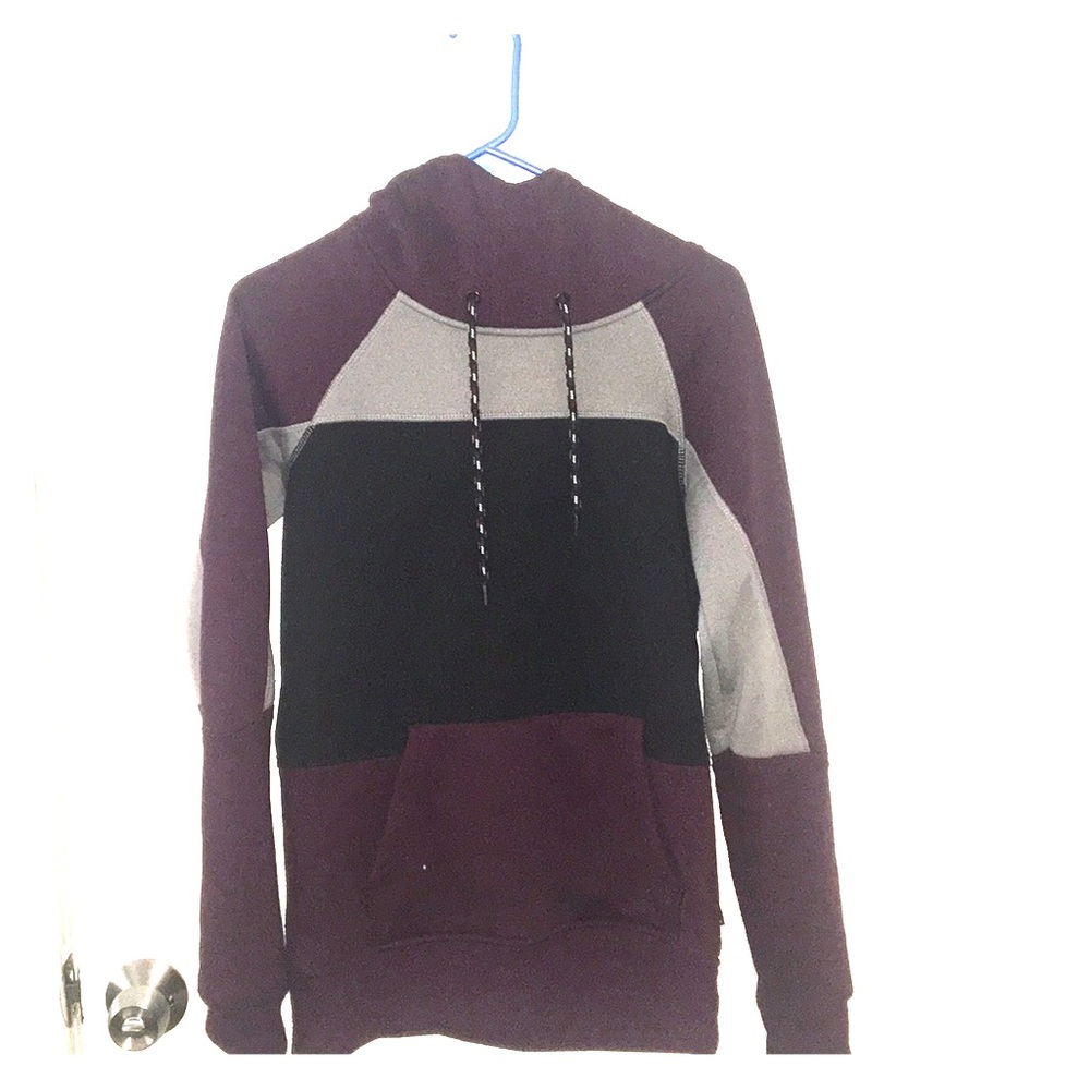 Zumiez sweater